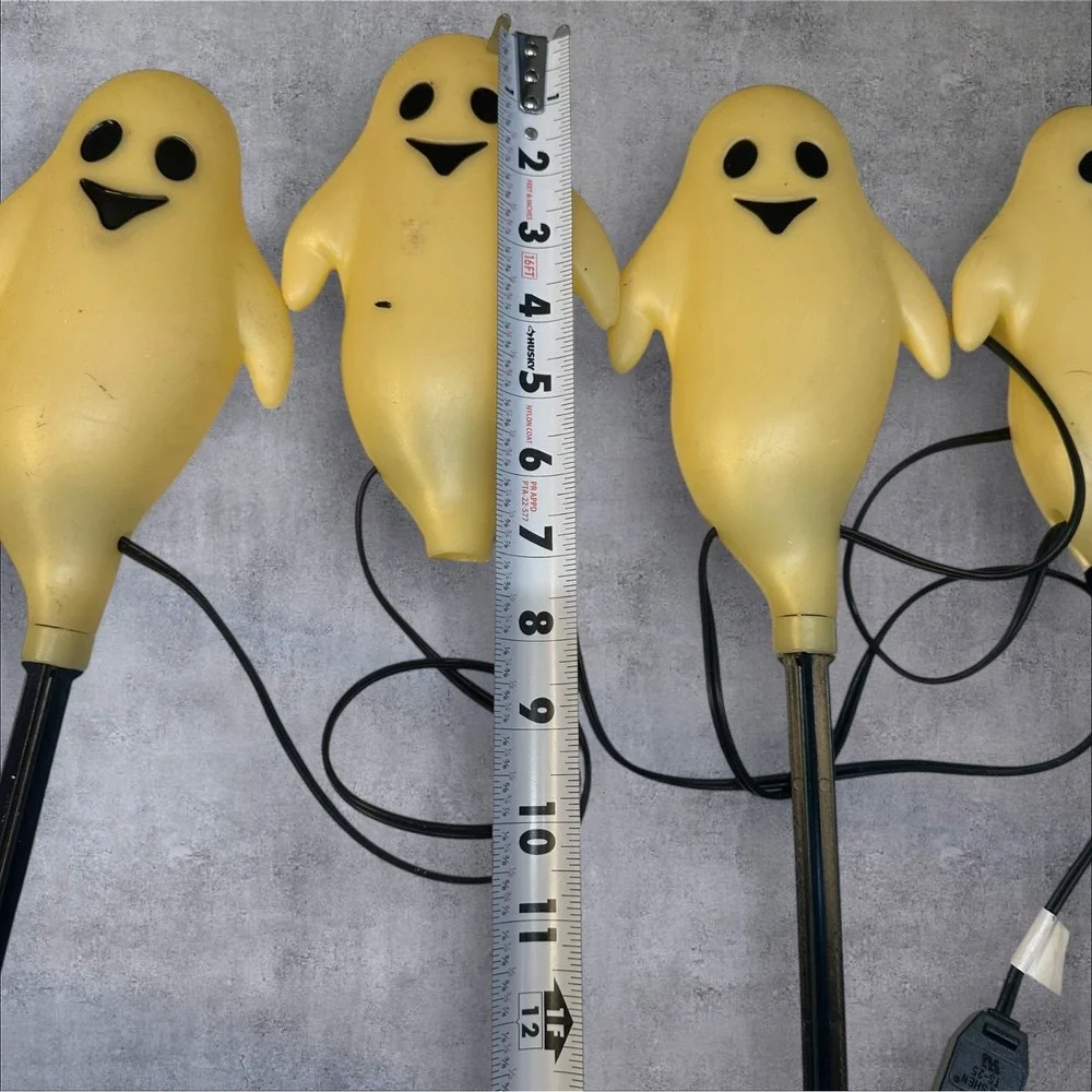 1 Set - VTG Halloween String 5 Light‎ Up Ghosts  - Read